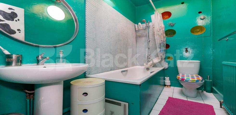 2 bed split level period conversion in the heart of Camden full of character  Camden Road, Camden